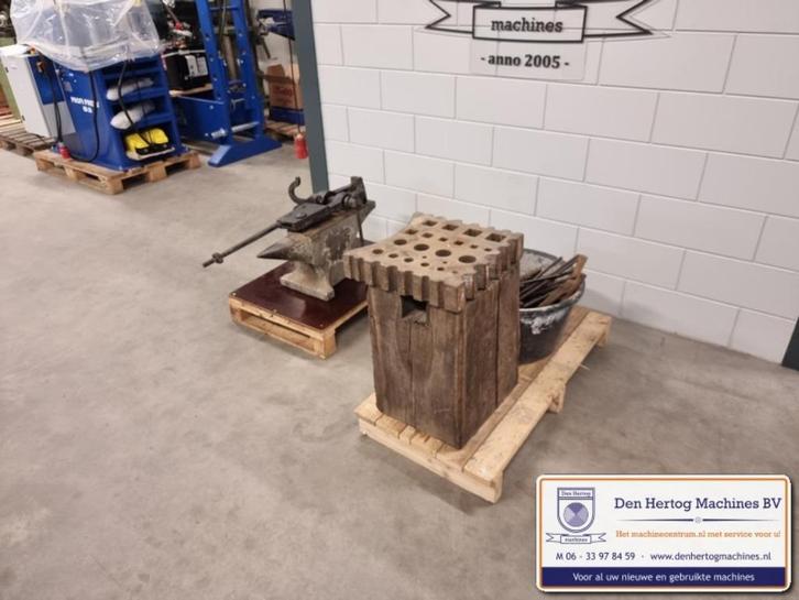 Gaten blok Smidse smid gereedschap aambeeld tangen en tassen, Doe-het-zelf en Verbouw, Gereedschap | Handgereedschap, Gebruikt