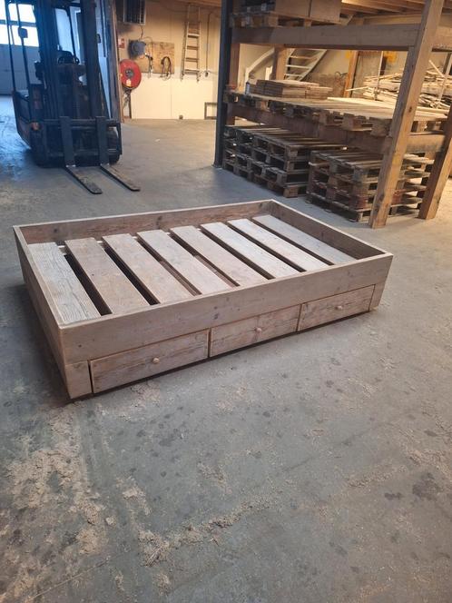 Mooi robuust 2 persoons bed van gebruikt steigerhout, Huis en Inrichting, Slaapkamer | Bedden, Zo goed als nieuw, 90 cm, Steigerhout