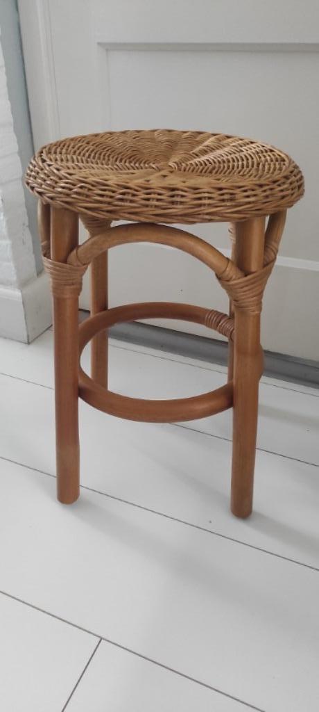 Rotan kruk, Huis en Inrichting, Krukjes, Zo goed als nieuw, Hout, Ophalen of Verzenden
