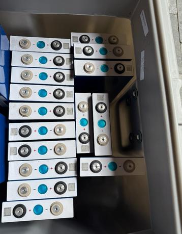 LifePO4 3.2 volt / 30AH x 16 stuks, niet gebruikt. beschikbaar voor biedingen