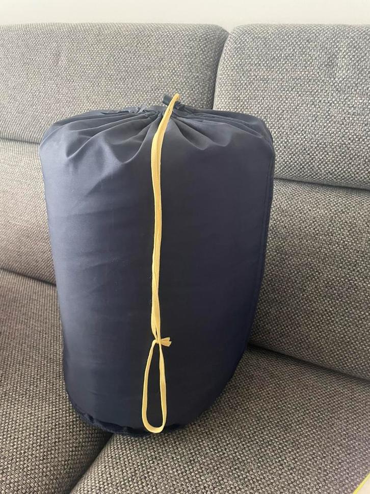 Twee slaapzakken, Caravans en Kamperen, Kampeeraccessoires, Zo goed als nieuw, Ophalen