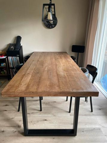 Eikenhouten eettafel van Gigameubel beschikbaar voor biedingen