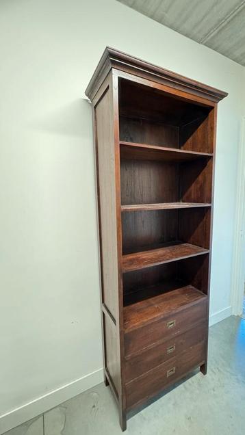 Koloniale Boekenkast beschikbaar voor biedingen
