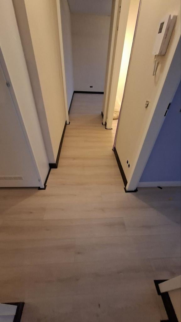 Laminaat leggen,verf , stukadoor, tapijt 0626236594, Ophalen of Verzenden, Laminaat