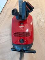 Mooie Miele stofzuiger S2121 1600 watt stofzak, Stofzak, Stofzuiger, Ophalen of Verzenden, Zo goed als nieuw