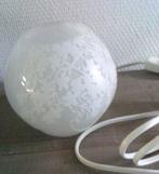 Wit Glazen bollampje met bloesemtak in het glas, Ophalen of Verzenden, Gebruikt, Glas, Minder dan 50 cm