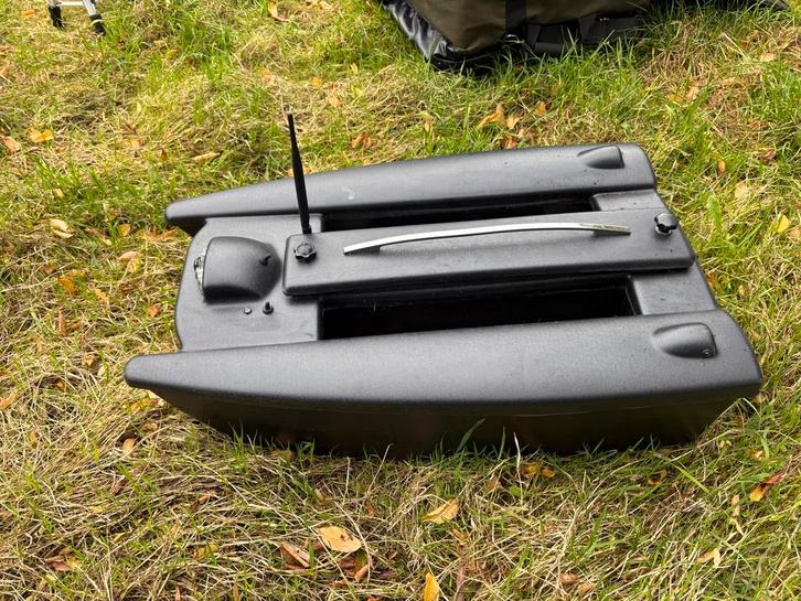 Voerboot met Raymarine Dragonfly Pro & Baitboat GPS, Watersport en Boten, Hengelsport | Karpervissen, Gebruikt, Overige typen