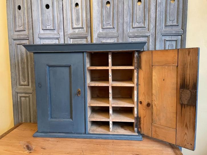 Fraai Hangkastje Verzamelkastje Keukenkastje Vakkenkastje, Antiek en Kunst, Antiek | Woonaccessoires, Ophalen of Verzenden