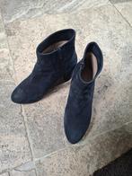 Blauw suede enkellaarsje maat 39, Kleding | Dames, Schoenen, Blauw, Lage of Enkellaarzen, Ophalen of Verzenden, Zo goed als nieuw