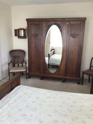 Complete slaapkamer uit 1900 beschikbaar voor biedingen