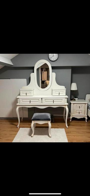 Kaptafel beschikbaar voor biedingen