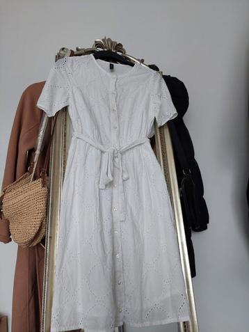 YAS katoenen witte midi  jurk met broderie anglaise maat XS  beschikbaar voor biedingen
