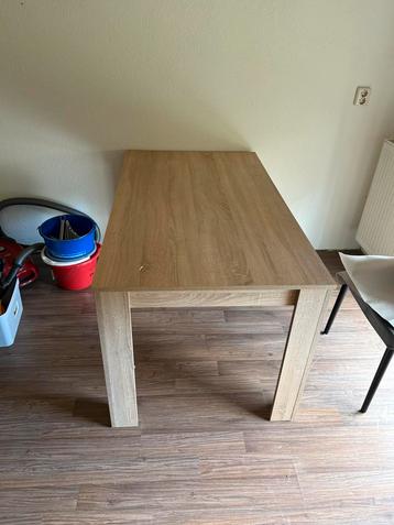 Eetkamertafel voor 4 personen - Gratis! beschikbaar voor biedingen