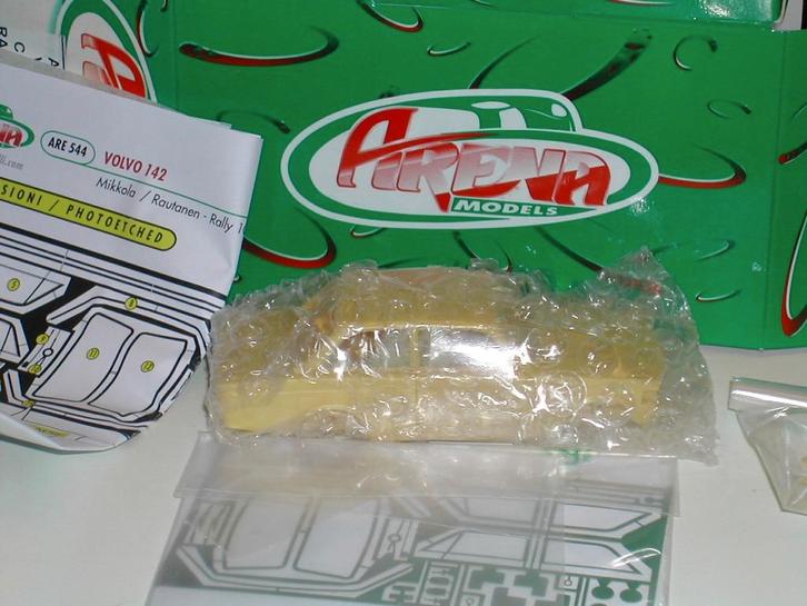 Arena kit. Volvo 142 1000 meren rally / 4 uitvoeringen 1:43., Hobby en Vrije tijd, Modelauto's | 1:43, Nieuw, Auto, Overige merken