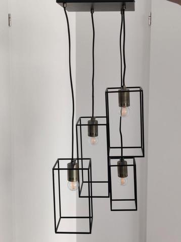 Moderne Zwarte Hanglamp met Kubus Design beschikbaar voor biedingen