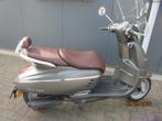 lederen zadel & duo zadel + sissybar Peugeot Django / wielen, Fietsen en Brommers, Scooters | Peugeot, Overige modellen, Nieuw