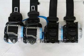 2 x Gordels voor + 2 x achter Mercedes GLA X156 (2014-heden) beschikbaar voor biedingen