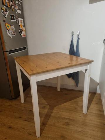 IKEA Tafel Vierkant 73x73cm beschikbaar voor biedingen