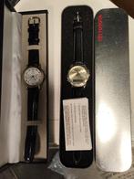 SPLINTERNIEUW Toyota horloge ( linker is verkocht), Sieraden, Tassen en Uiterlijk, Horloges | Heren, Ophalen of Verzenden, Nieuw