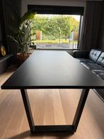 Notenhouten eettafel met zwarte stalen poten, Huis en Inrichting, Tafels | Eettafels, Ophalen, 50 tot 100 cm, Vijf personen of meer