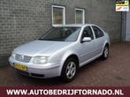 Volkswagen Bora 1.6 Highline airco bj2000, Auto's, Volkswagen, Gebruikt, 4 cilinders, 1137 kg, Handgeschakeld