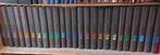 Spectrum encyclopedie + 4 jaarboeken + wereldatlas, Algemeen, Complete serie, Zo goed als nieuw, Ophalen