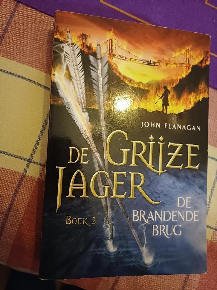 John Flanagan De grijze jager. De brandende brug, Boeken, Avontuur en Actie, Gelezen, Ophalen
