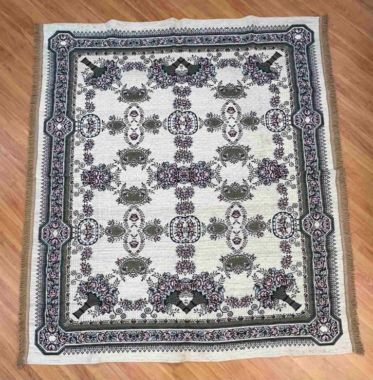 Vintage tafelkleed bloemmotief 185x165, Huis en Inrichting, Stoffering | Tapijten en Kleden, Gebruikt, 150 tot 200 cm, 150 tot 200 cm