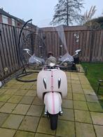 Zeer nette scooter met weinig kilometers!, Fietsen en Brommers, Ophalen of Verzenden, Zo goed als nieuw, Benzine, Overige merken