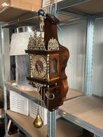 Antieke Wandklok met Ornamenten, Antiek en Kunst, Ophalen of Verzenden