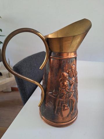 Koperen kan met afbeelding beschikbaar voor biedingen