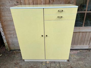 Vintage kast *zeer Goede staat* kledingkast slaapkamer kast beschikbaar voor biedingen