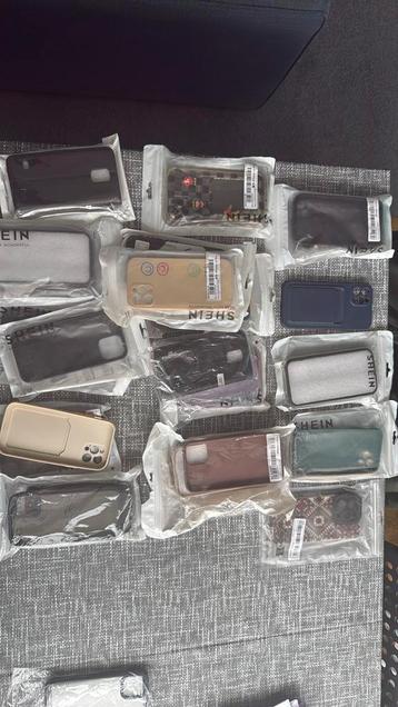 iPhone 12 pro en 14ro hoesjes  beschikbaar voor biedingen