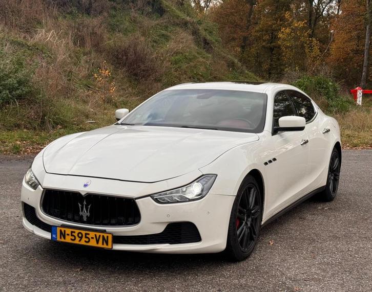 Maserati Ghibli 3.0 D V6, Auto's, Maserati, Particulier, Te koop, Ghibli, ABS, Achteruitrijcamera, Airbags, Airconditioning, Bluetooth