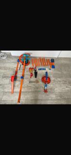 Hotwheels autos+banen, Kinderen en Baby's, Speelgoed | Racebanen, Ophalen, Zo goed als nieuw, Handmatig, Hot Wheels
