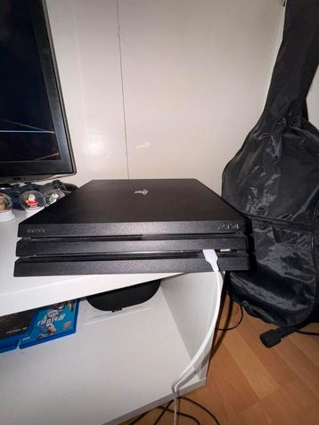 Playstation 4 pro beschikbaar voor biedingen