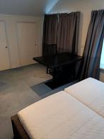 room for rent woman or girl only