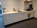 Witte keuken met inductieplaat, Huis en Inrichting, Keuken | Complete keukens, Ophalen, Gebruikt, Wit