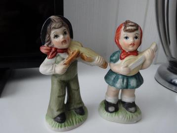 Twee vintage Beeldjes van Jongen en Meisje.  beschikbaar voor biedingen