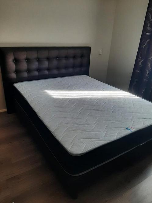 Boxspring in topstaat met gloednieuw matras, Huis en Inrichting, Slaapkamer | Boxsprings, Zo goed als nieuw, 160 cm, 200 cm, Tweepersoons