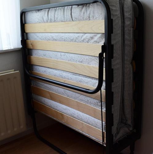 Een echt nieuw vouwbed met dik matras. 90x200, Huis en Inrichting, Slaapkamer | Bedden, Nieuw, Eenpersoons, 90 cm, 200 cm, Wit