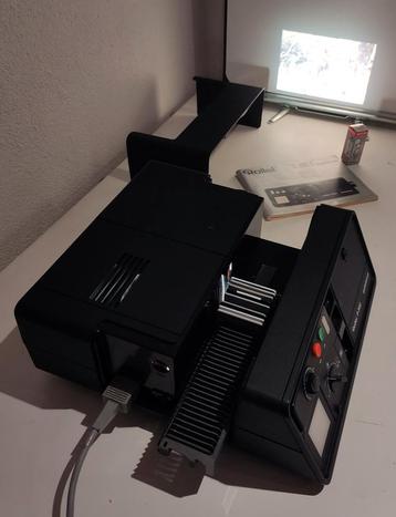 ROLLEI P 360 AF DIAPROJECTOR met een RESERVELAMP ERBIJ beschikbaar voor biedingen
