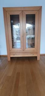 Te koop mooie vitrinekast, Huis en Inrichting, Kasten | Vitrinekasten, Ophalen, Zo goed als nieuw, 25 tot 50 cm