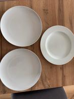 3 Borden: 2x Ikea, 1x Merkloos - 26/27cm, Huis en Inrichting, Keuken | Servies, Ophalen, Gebruikt, Bord(en), Effen
