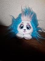 Vrolijk klein Snhook Popje met blauw / wit haar, Ophalen of Verzenden, Zo goed als nieuw, Overige typen