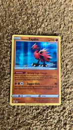Galarian Zapdos Holo 2021 (082/203) Pokémon kaart, Hobby en Vrije tijd, Verzamelkaartspellen | Pokémon, Ophalen of Verzenden, Gebruikt