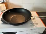 Le Creuset Wokpan 30cm - Zo goed als nieuw!, Huis en Inrichting, Inductieplaat, Aluminium, Ophalen of Verzenden, Zo goed als nieuw