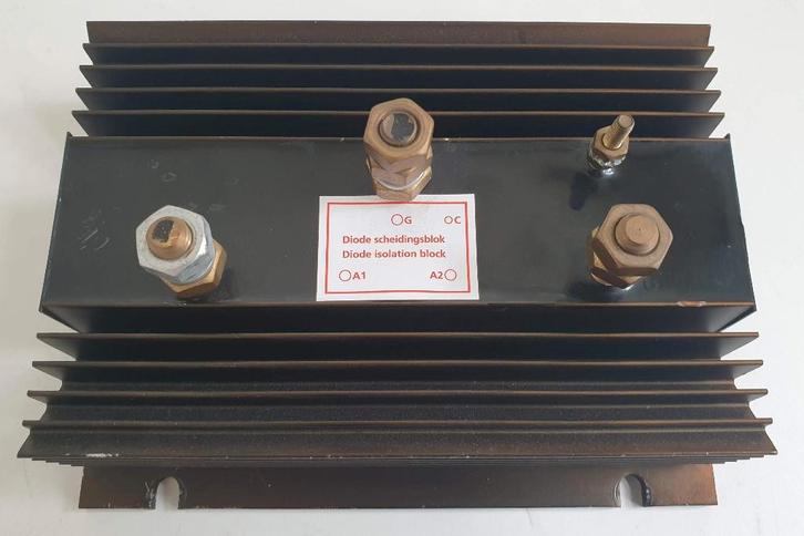 Diode block voor extra accu camper-auto etc., Auto-onderdelen, Accu's en Toebehoren, Nieuw, Ophalen of Verzenden