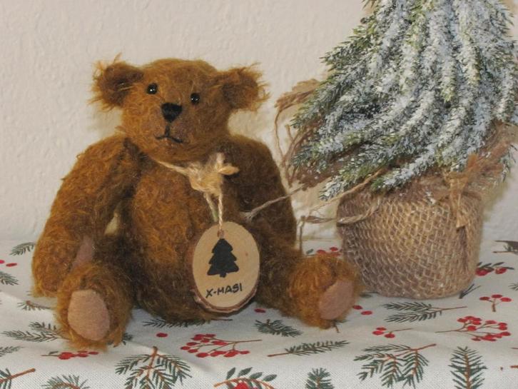 Ukkie schattig klein beertje 15 cm - handwerk !, Verzamelen, Beren en Cherished Teddies, Zo goed als nieuw, Stoffen beer, Overige merken