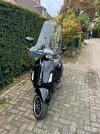Vespa Sprint Notte incl. 2 helmen en slot, Ophalen, Overige modellen, Maximaal 45 km/u, Zo goed als nieuw